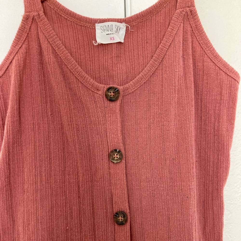 Sienna Sky Woman’s Tank- Like New - Picture 3 of 4